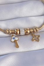 316L Çelik Gold Renk Zirkon Taşlı Yonca Detay Nazarlı Anahtar Tasarımlı Bileklik - Lisinya - Görsel 2