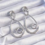 Pirinç Gümüş Renk Kıvrımlı Sallantılı Küpe - Lisinya