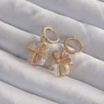 Pirinç Gold Renk İri Zirkon Taşlı Fiyonk Model Halka Küpe - Lisinya
