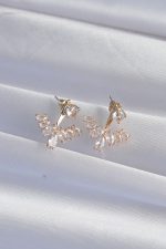 Pirinç Gold Renk Zirkon Taşlı V Model Küpe - Lisinya - Görsel 2