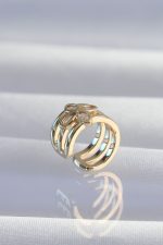 Pirinç Gold Renk Yonca Earcuff Küpe - Lisinya - Görsel 2