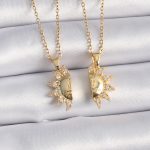 316L Çelik Gold Renk Zirkon Taşlı Güneş Model İşleme Yazı Detay Arkadaş Kolyesi - Lisinya