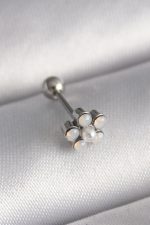 316L Çelik Gümüş Renk Zirkon Taşlı Çiçek Model Tragus Piercing - Lisinya