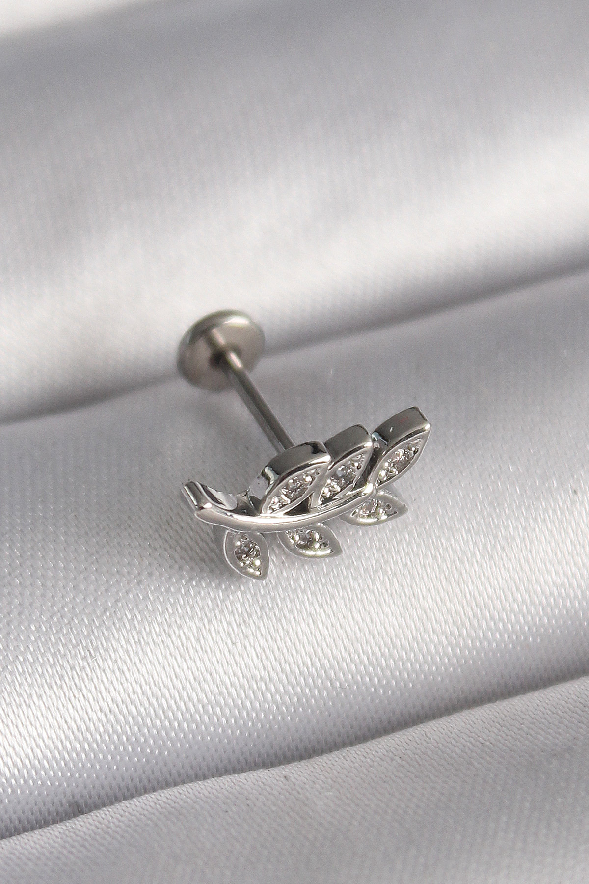 1732286621-pr1343 316L Çelik Gümüş Renk Dal Model Zirkon Taş Detaylı Tragus Piercing - Lisinya - Görsel 1
