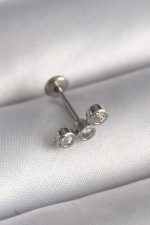 316L Çelik Gümüş Renk Zirkon Taşlı Tragus Piercing - Lisinya
