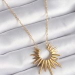 316L Çelik Gold Renk Güneş Model Vintage Kadın Kolye - Lisinya