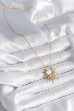 316L Çelik Gold Renk Güneş Model Vintage Kadın Kolye - Lisinya - Görsel 2