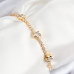 Pirinç Zirkon Taşlı Yıldız Model Gold Renk Asansörlü Kadın Bileklik - Lisinya