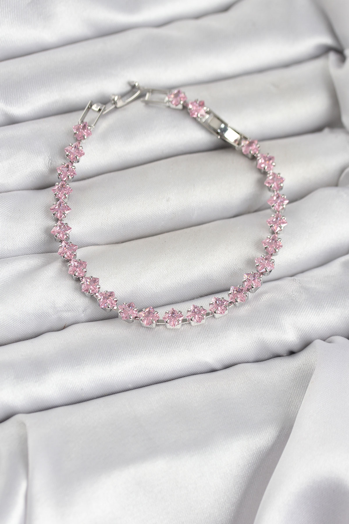 1771335638-bb8323 Pembe Kare Zirkon Taşlı Gümüş Renk Pirinç Su Yolu Kadın Bileklik - Lisinya - Görsel 1