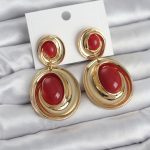 Kırmızı Sallantılı Damla Model Gold Renk Vintage Kadın Küpe - Lisinya