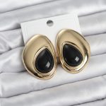 Pirinç Gold Renk Siyah Taşlı Damla Model Vintage Kadın Küpe - Lisinya