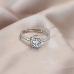Ayarlamalı Gümüş Renk Metal Zirkon ve Kristal Taşlı Oval Model Yüzük - Vipsepet