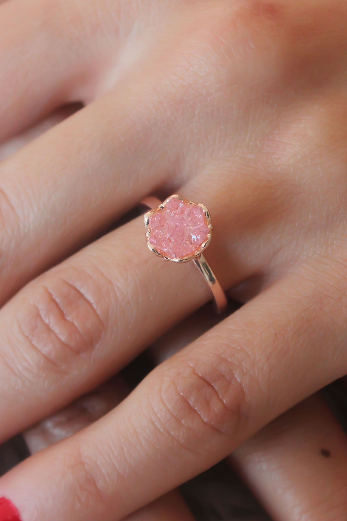 1671786315-byk2485 Pembe Lotus Çiçek Figür Gold Renk Kadın Yüzük - Vipsepet - Görsel 1
