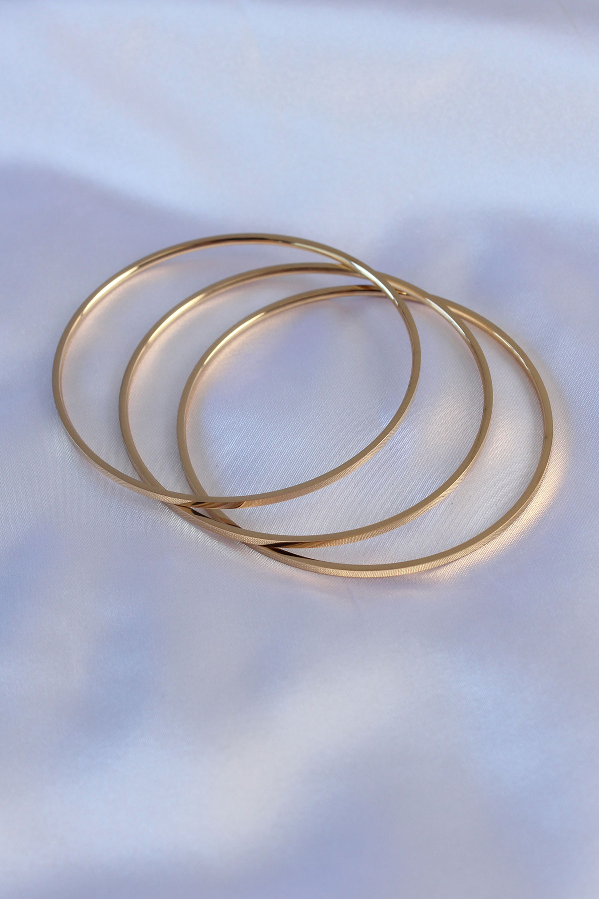 1691146406-eb5361 316L Çelik Gold Renk Ajda Model Kadın 65 mm Bilezik - Vipsepet - Görsel 1