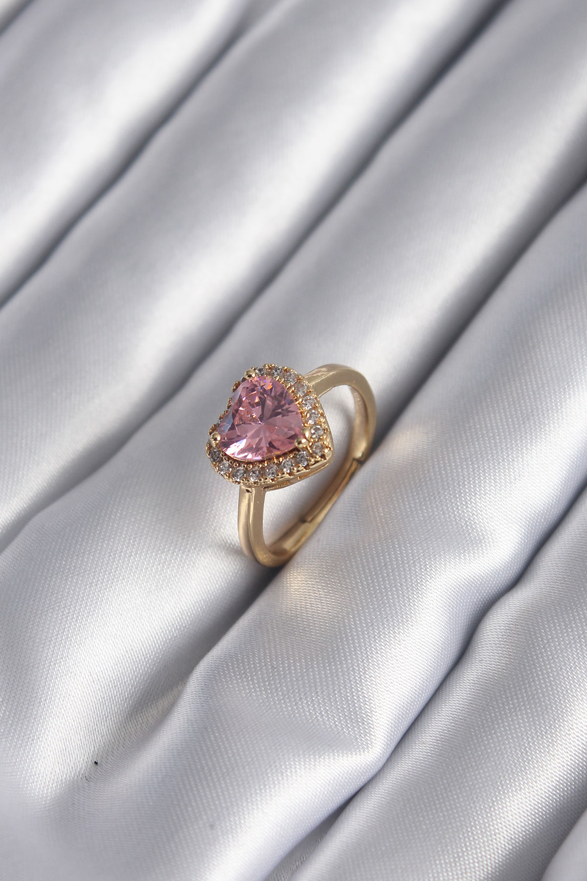 1705739136-byk2955 Pirinç Gold Renk Pembe Zirkon Taş Kalp Charm Model Kadın Yüzük - Vipsepet - Görsel 1