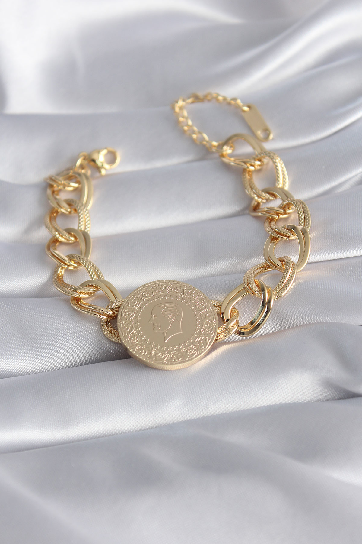 1708930207-bb5866 316L Çelik Gold Renk Tam Altın Model Samanyolu Kadın Bileklik - Vipsepet - Görsel 1