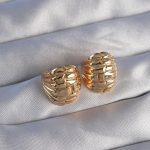 Pirinç Gold Renk Tırtıklı Minimal Bombeli Tasarım Küpe - Vipsepet
