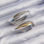 Pirinç Gold Gümüş Renkli Uzun Kıvrımlı Küpe - Vipsepet