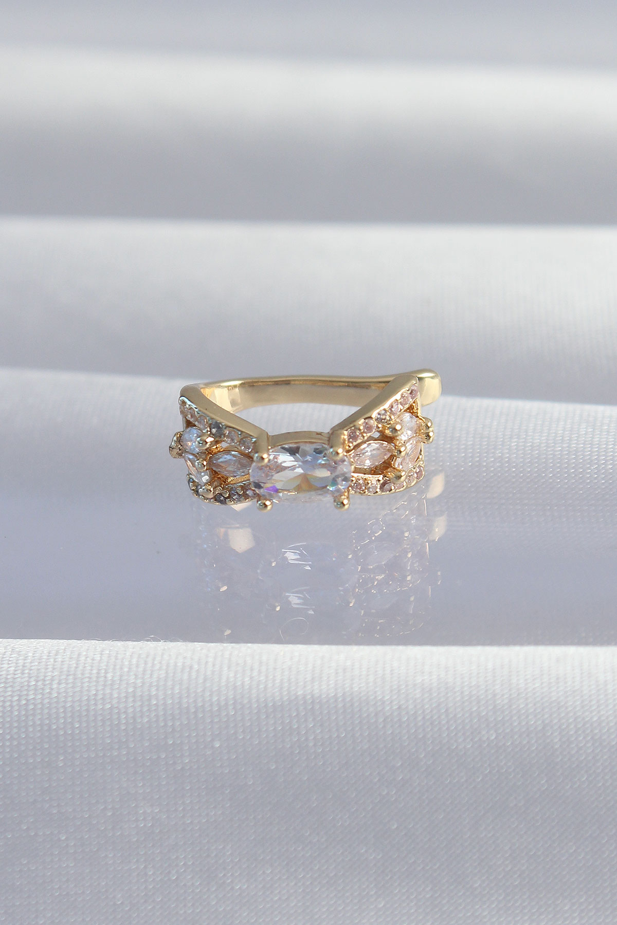 1723888658-bkp9337-1 Pirinç Gold Renk Zirkon Taş Kaplama Earcuff Küpe - Vipsepet - Görsel 1