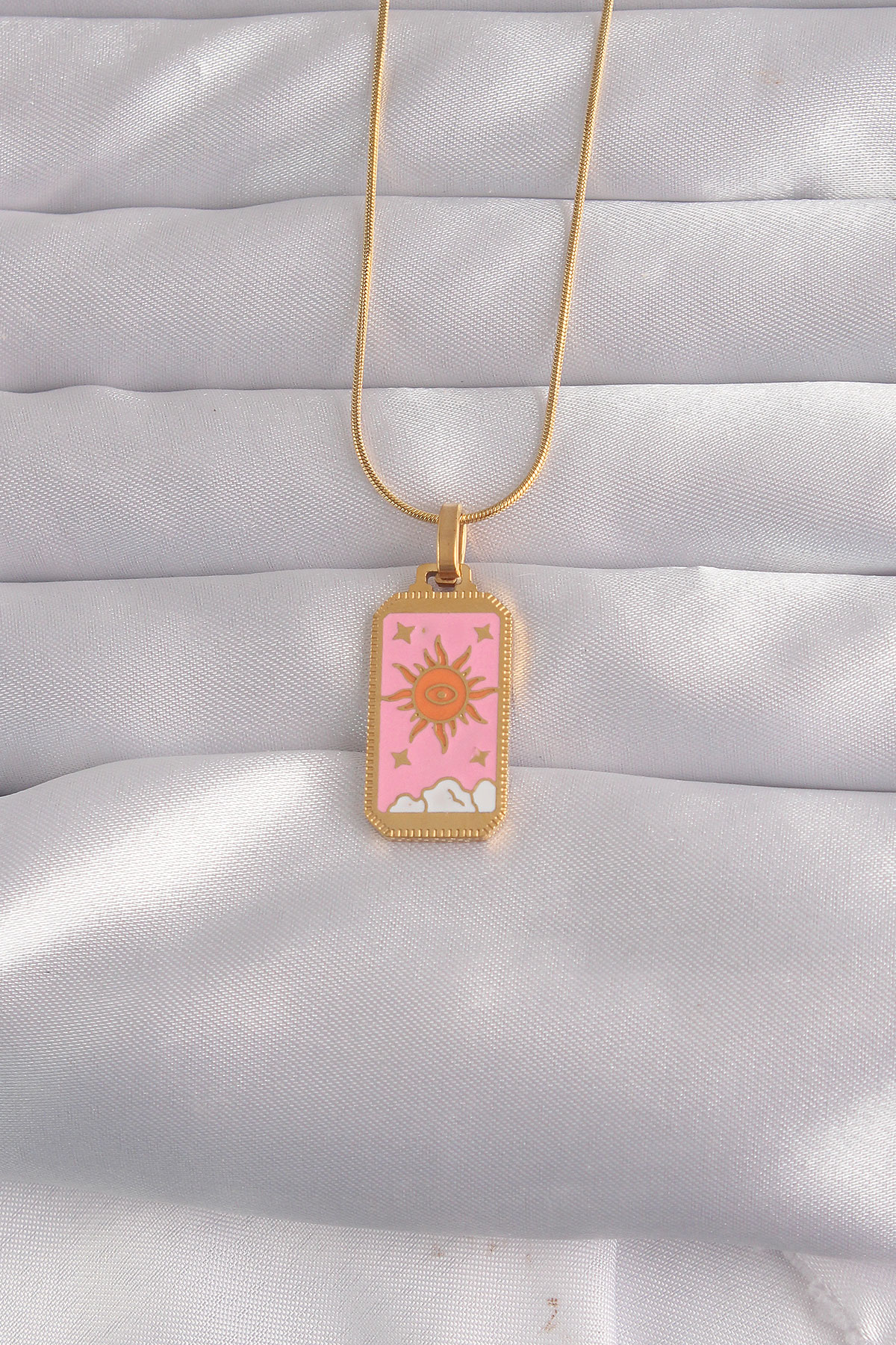 1724773198-bko9029-1 316L Çelik Gold Renk Pembe Mineli Güneş Model Tarot Kolye - Vipsepet - Görsel 1