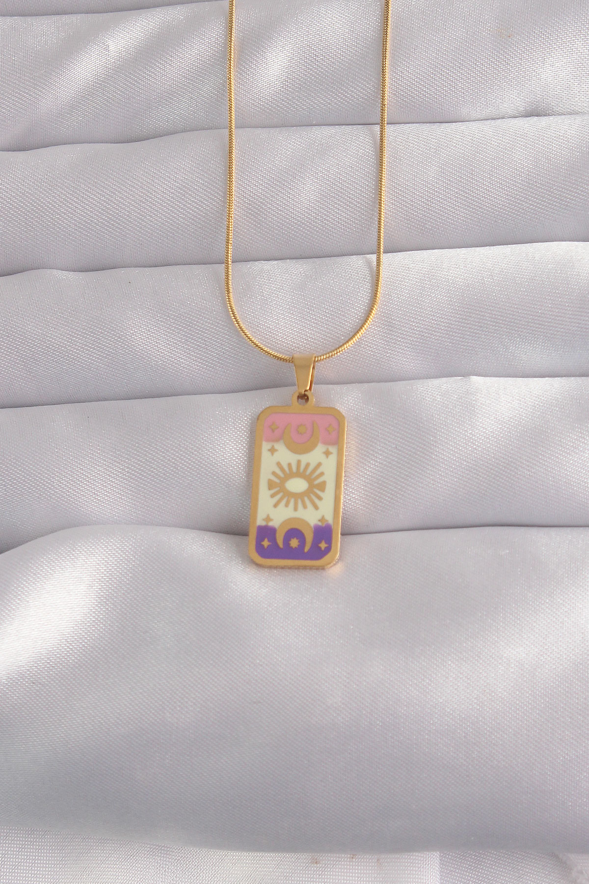 1724773345-bko9032-1 316L Çelik Gold Renk Karışık Mineli Ay Figür Tarot Kolye - Vipsepet - Görsel 1