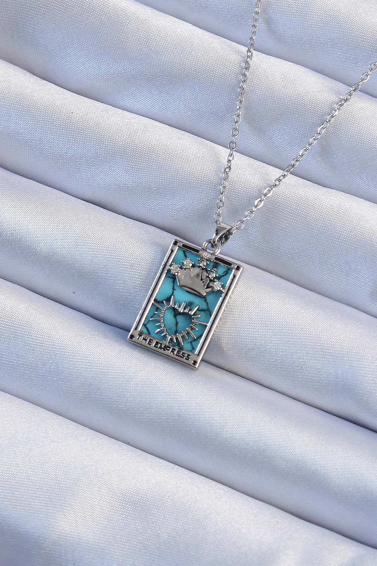 1726836319-bko9244-1 316L Çelik Zincir Gümüş Renk Zirkon Taşlı Mavi Mermer Desenli Taç Model Tarot Kolye - Vipsepet - Görsel 1