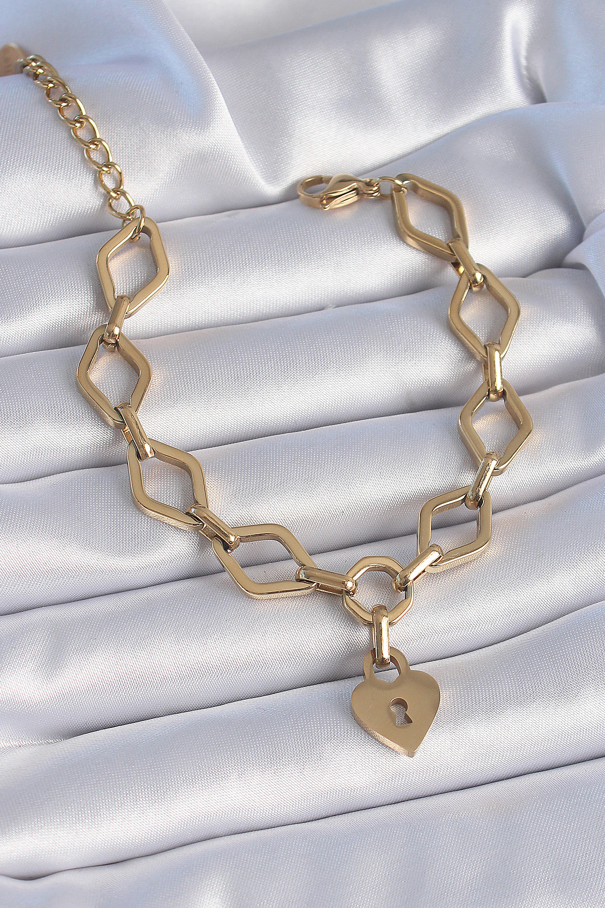 1729751262-bb6434 316L Çelik Gold Renk Zincir Model Kilit Kalp Figür Kadın Bileklik - Vipsepet - Görsel 1