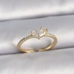Pirinç Gold Renk Ayarlanabilir Zirkon Taşlı Kalp Model Kadın Yüzük - Vipsepet