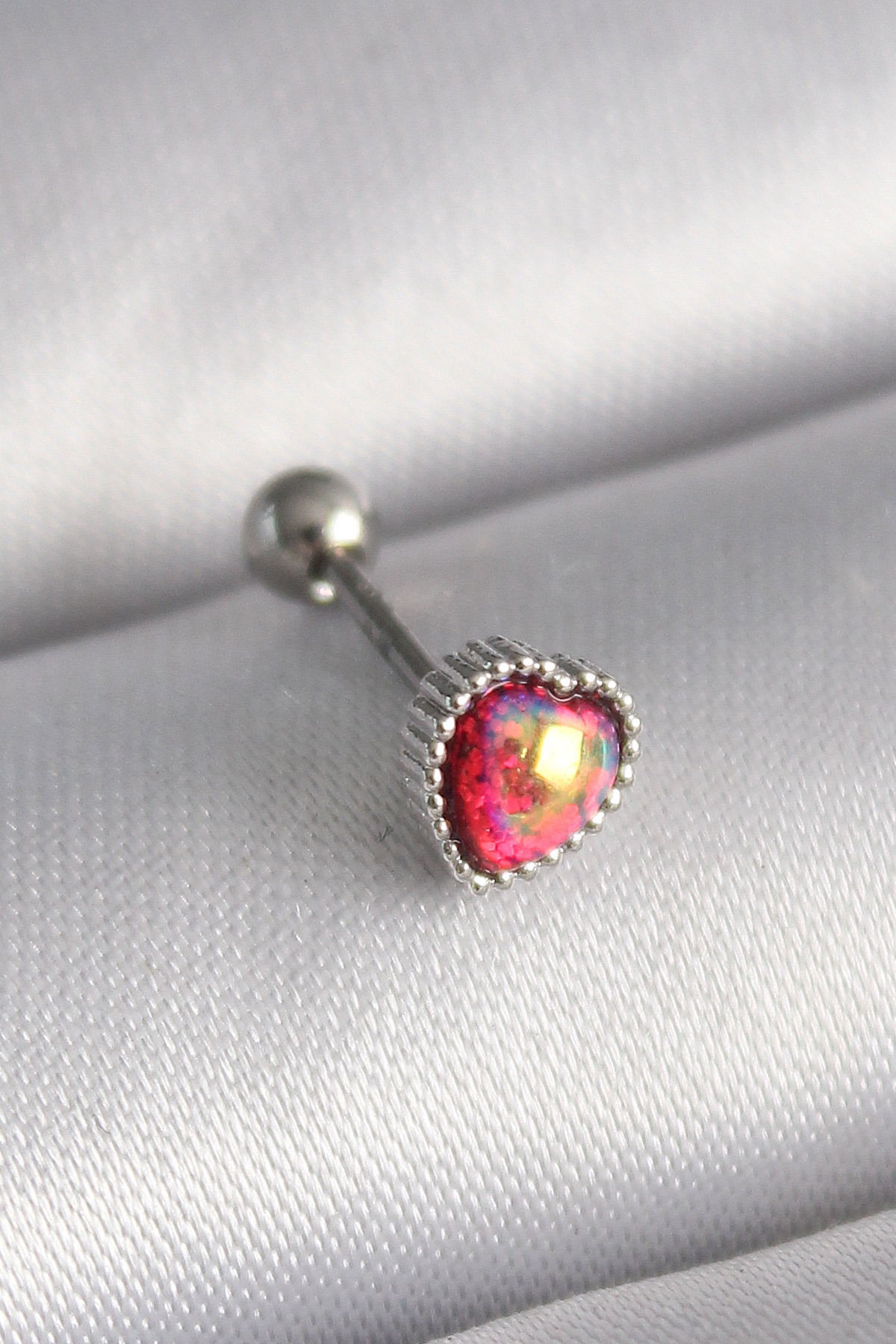 1732275975-pr1267 316L Çelik Gümüş Renk Kırmızı Mineli Kalp Tragus Piercing - Vipsepet - Görsel 1