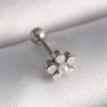 316L Çelik Gümüş Renk Zirkon Taşlı Çiçek Model Tragus Piercing - Vipsepet