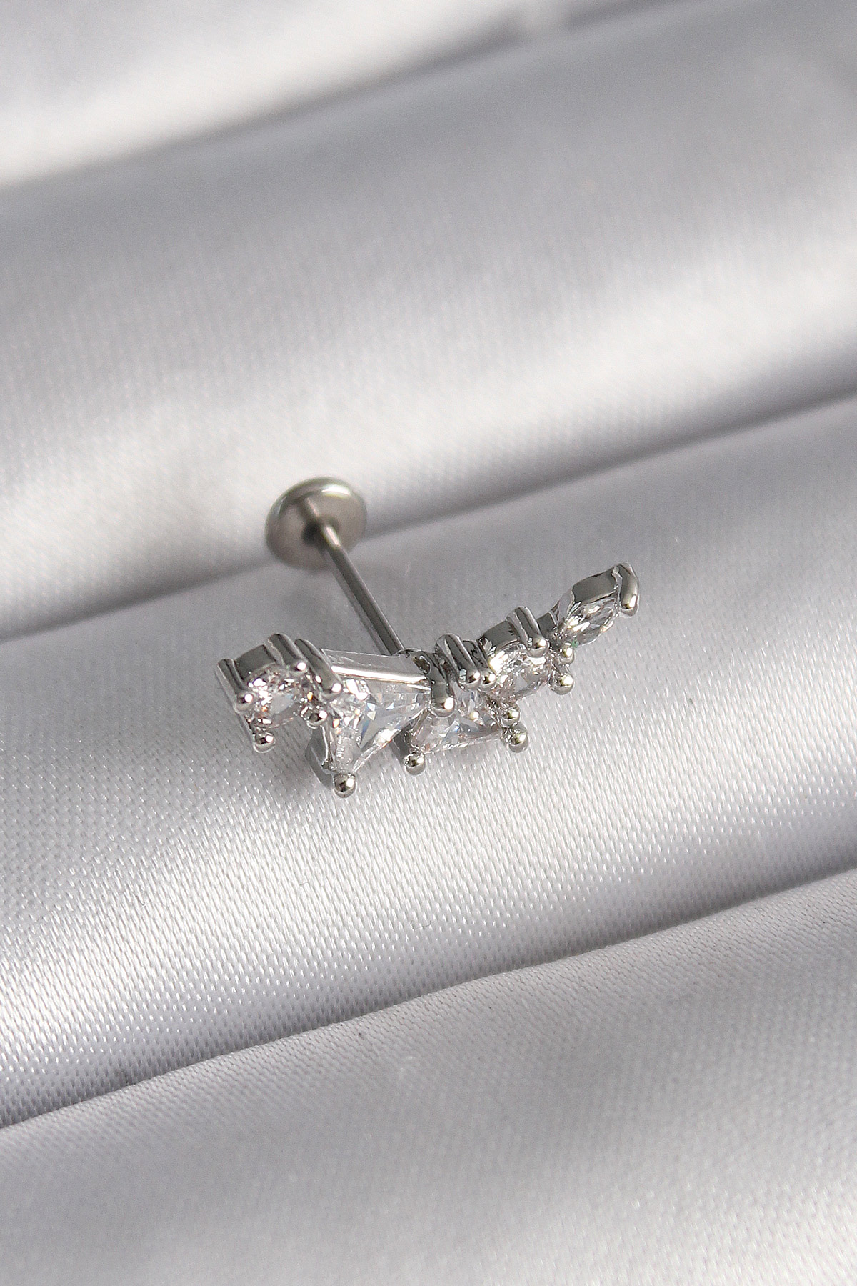 1732286365-pr1337 316L Çelik Gümüş Renk Zirkon Taşlı Tragus Piercing - Vipsepet - Görsel 1