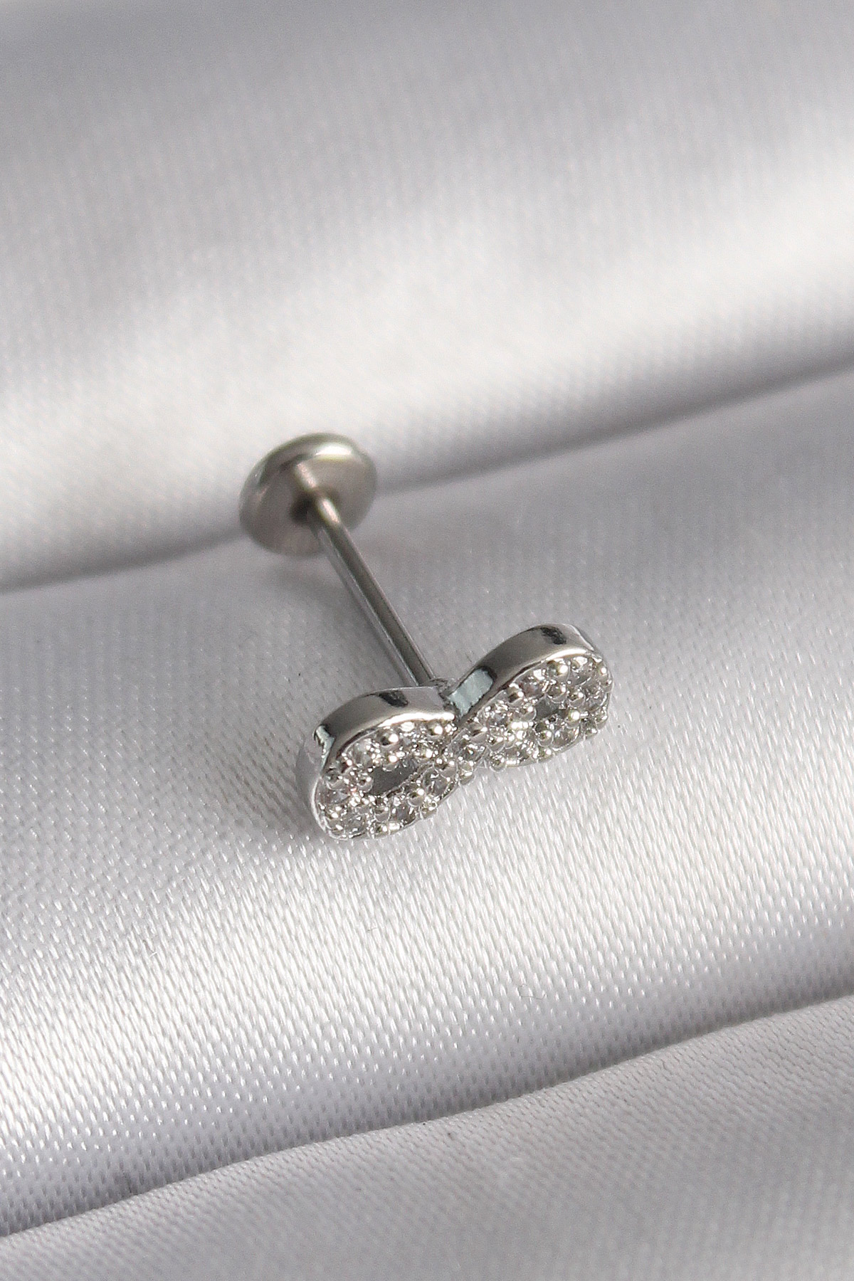 1732286704-pr1345 316L Çelik Gümüş Renk Zirkon Taşlı Sonsuzluk Model Tragus Piercing - Vipsepet - Görsel 1