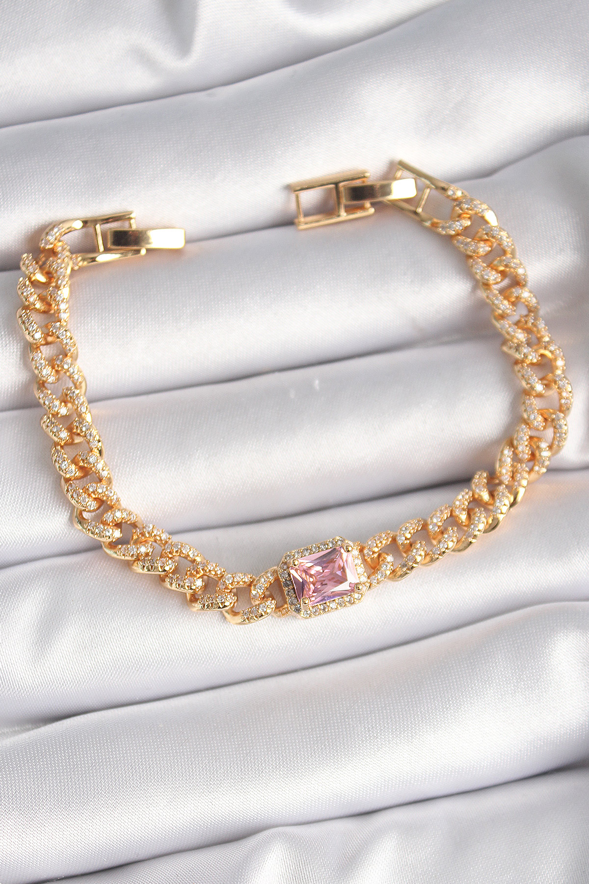 1732633272-bb6488 Pirinç Gold Renk Pembe Kare Zirkon Taşlı VIP Seri Kadın Bileklik - Vipsepet - Görsel 1