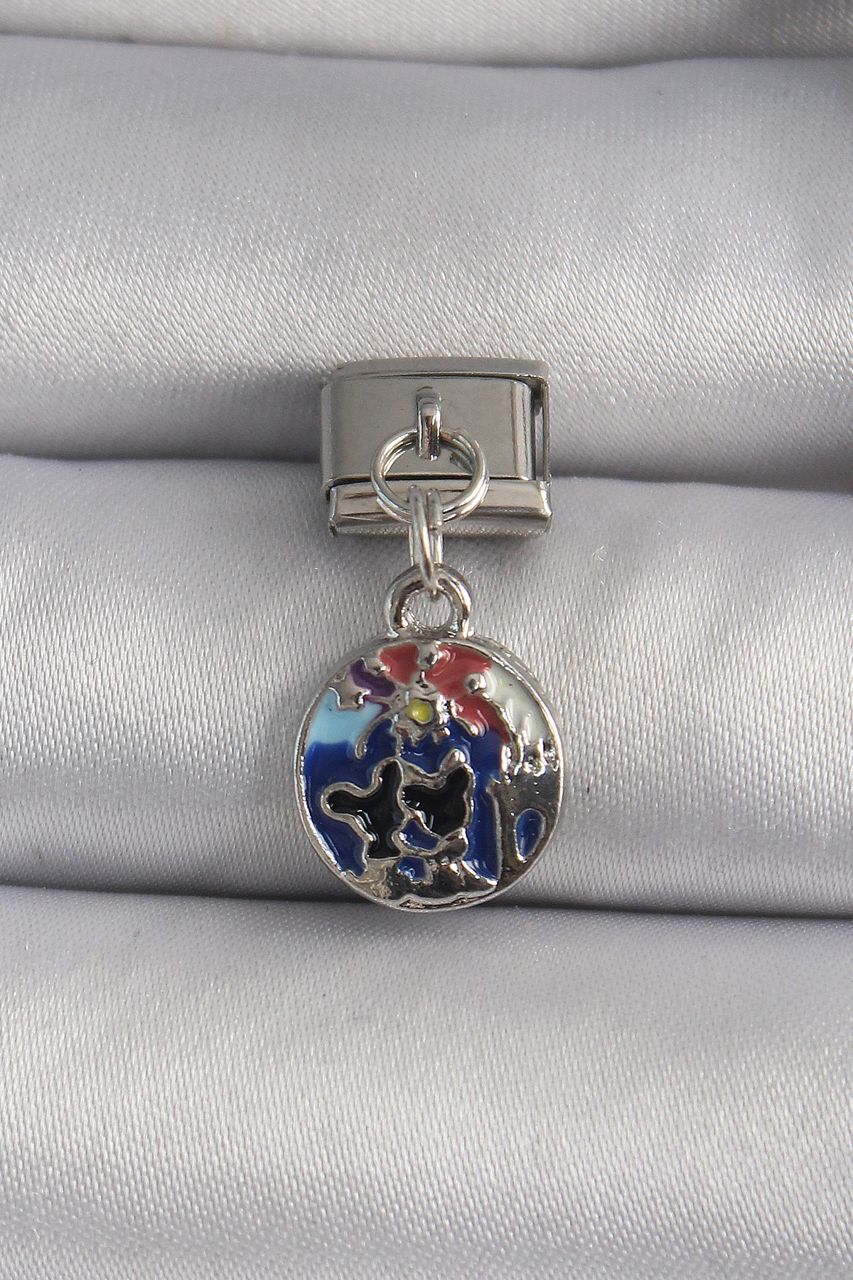 1736173579-bc1117 316L Çelik Gümüş Renk Sallantı Dünya Model Nomination Charm - Vipsepet - Görsel 1