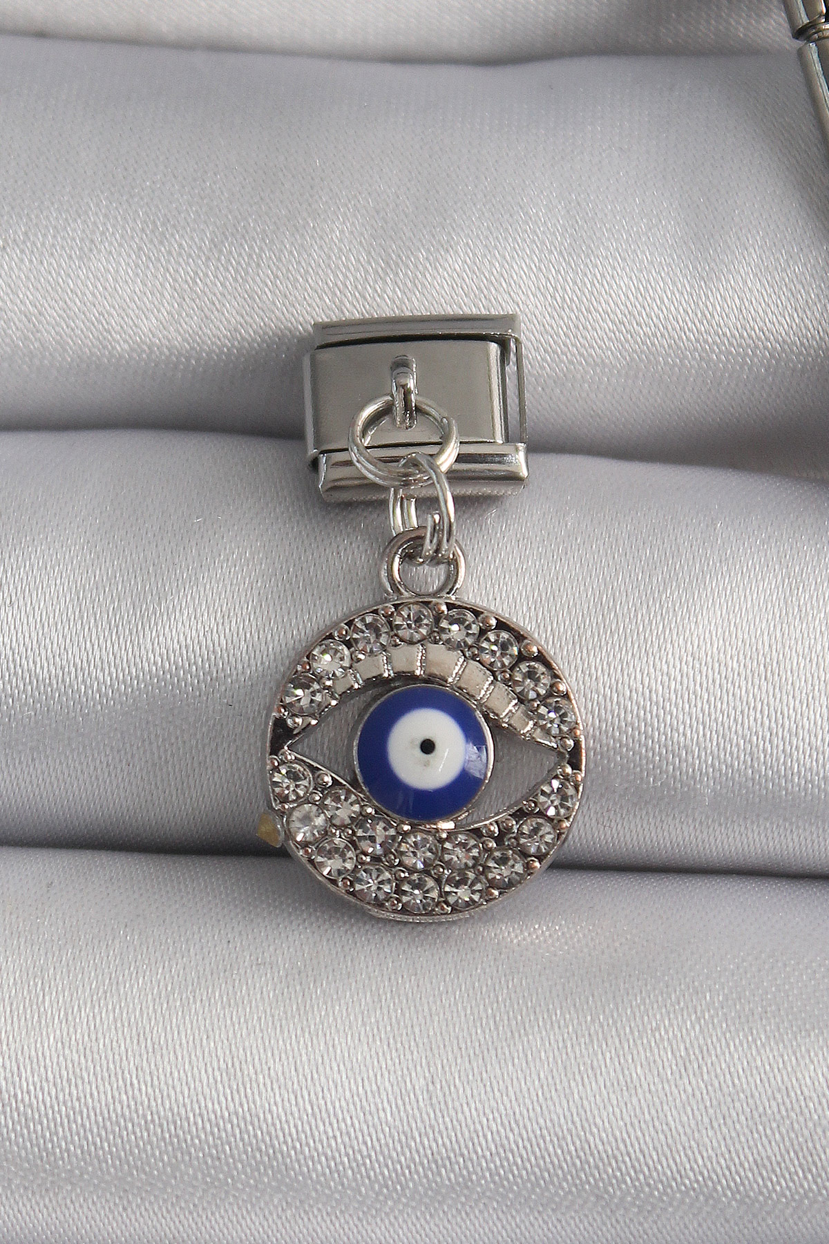 1736173796-bc1121 316L Çelik Gümüş Renk Sallantı Zirkon Taşlı Göz Model Nazar Boncuk Detay Nomination Charm - Vipsepet - Görsel 1