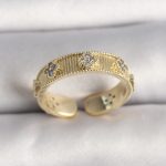 Pirinç Gold Renk Zirkon Taşlı Yonca İşlemeli Ayarlanabilir Yüzük - Vipsepet