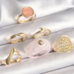 Pirinç Gold Renk Pembe Plastik Yüzük Model Daire Pembe Mine Yılan Detay 6'Lı Kadın Yüzük Seti - Vipsepet