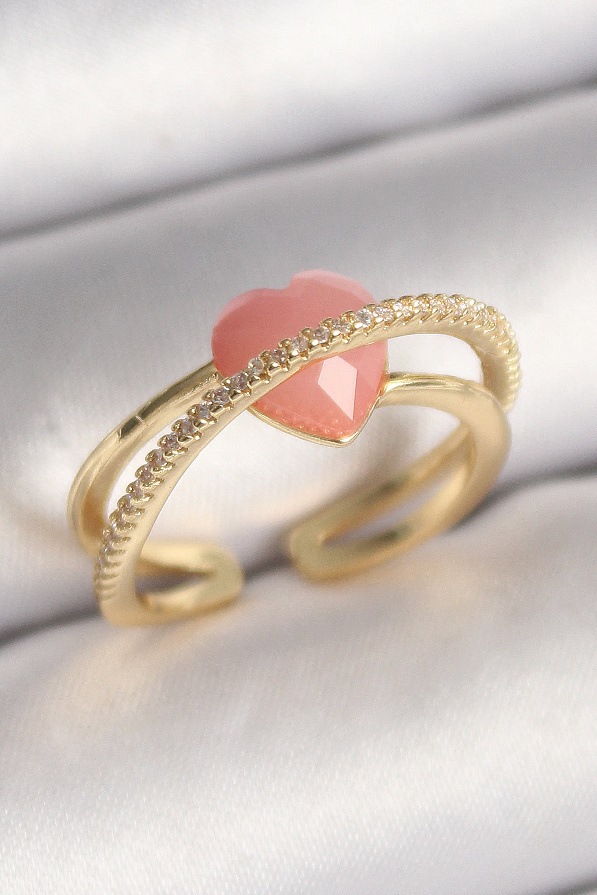 1739807698-byk3645 Pirinç Gold Renk Pembe Kristal Kalp Model Zirkon Taş Detaylı Kadın Yüzük - Vipsepet - Görsel 1