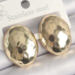 Pirinç Gold Renk İşlemeli Bombe Oval Model Kadın Küpe - Vipsepet