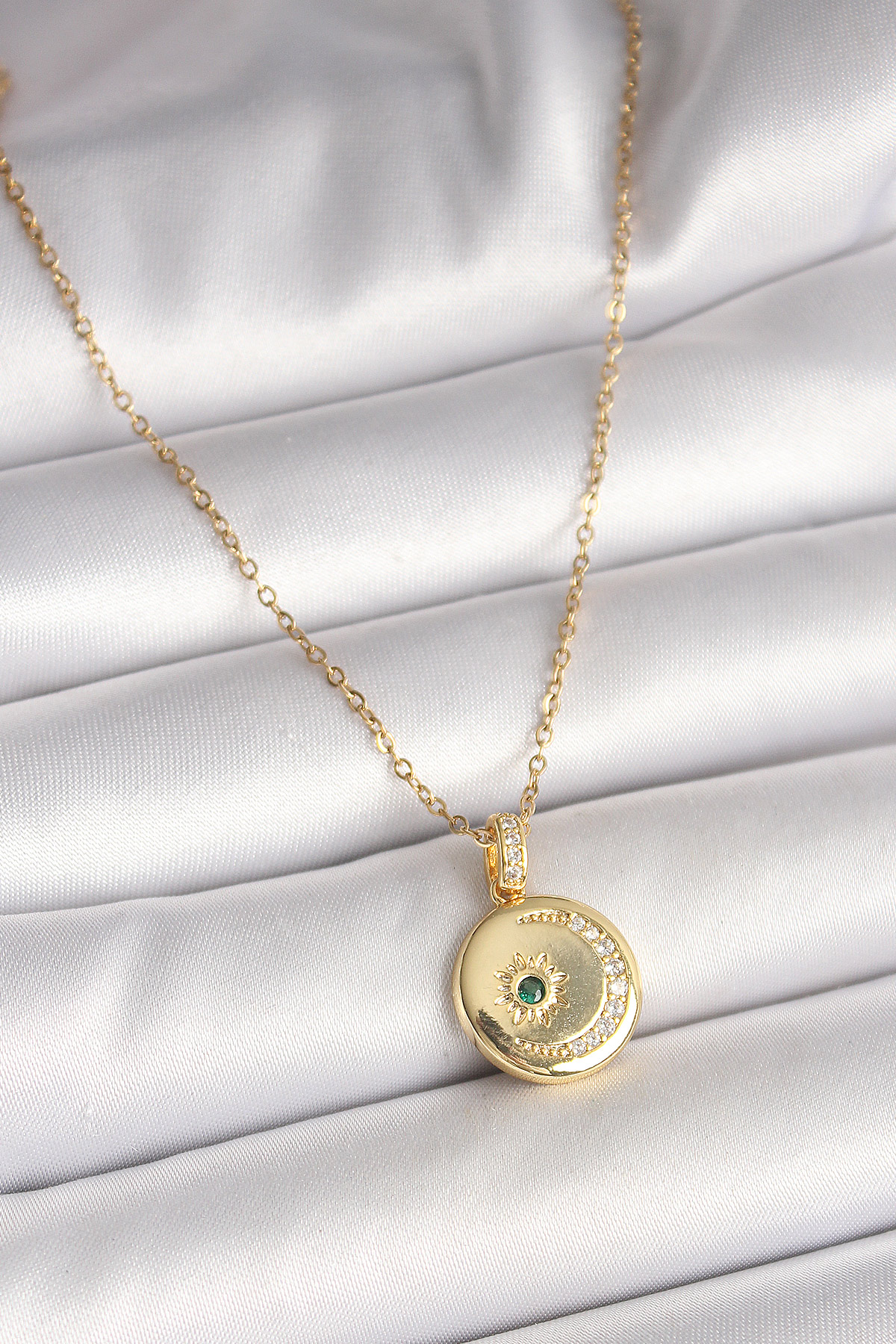 1744457770-bko9952 316L Çelik Gold Renk Zincir Zirkon Taş İşlemeli Hilal Yıldız İşlemeli Madalyon Model Kadın Kolye - Vipsepet - Görsel 1