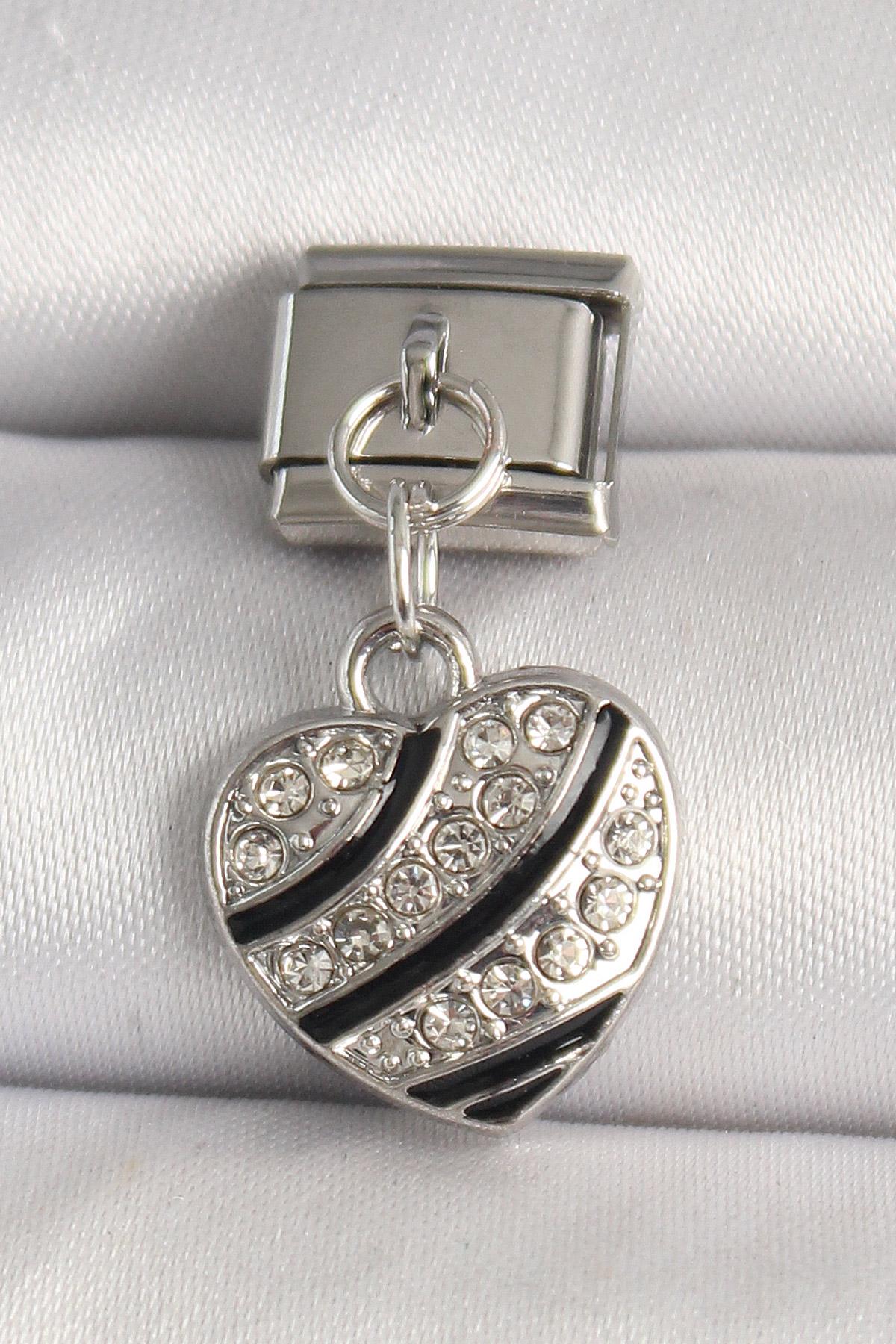 1744651986-bc1316 316L Çelik Gümüş Renk Zirkon Taşlı Kalp Model Nomination Charm - Vipsepet - Görsel 1