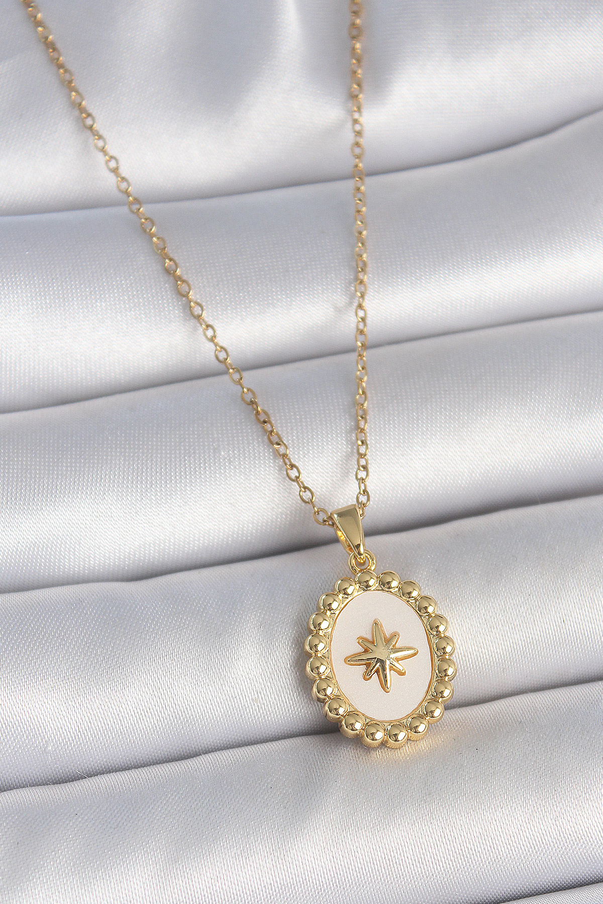1745854209-bko10063 316L Çelik Gold Renk Zincir Beyaz Mineli Kutup Yıldız İşlemeli Madalyon Model Kadın Kolye - Vipsepet - Görsel 1