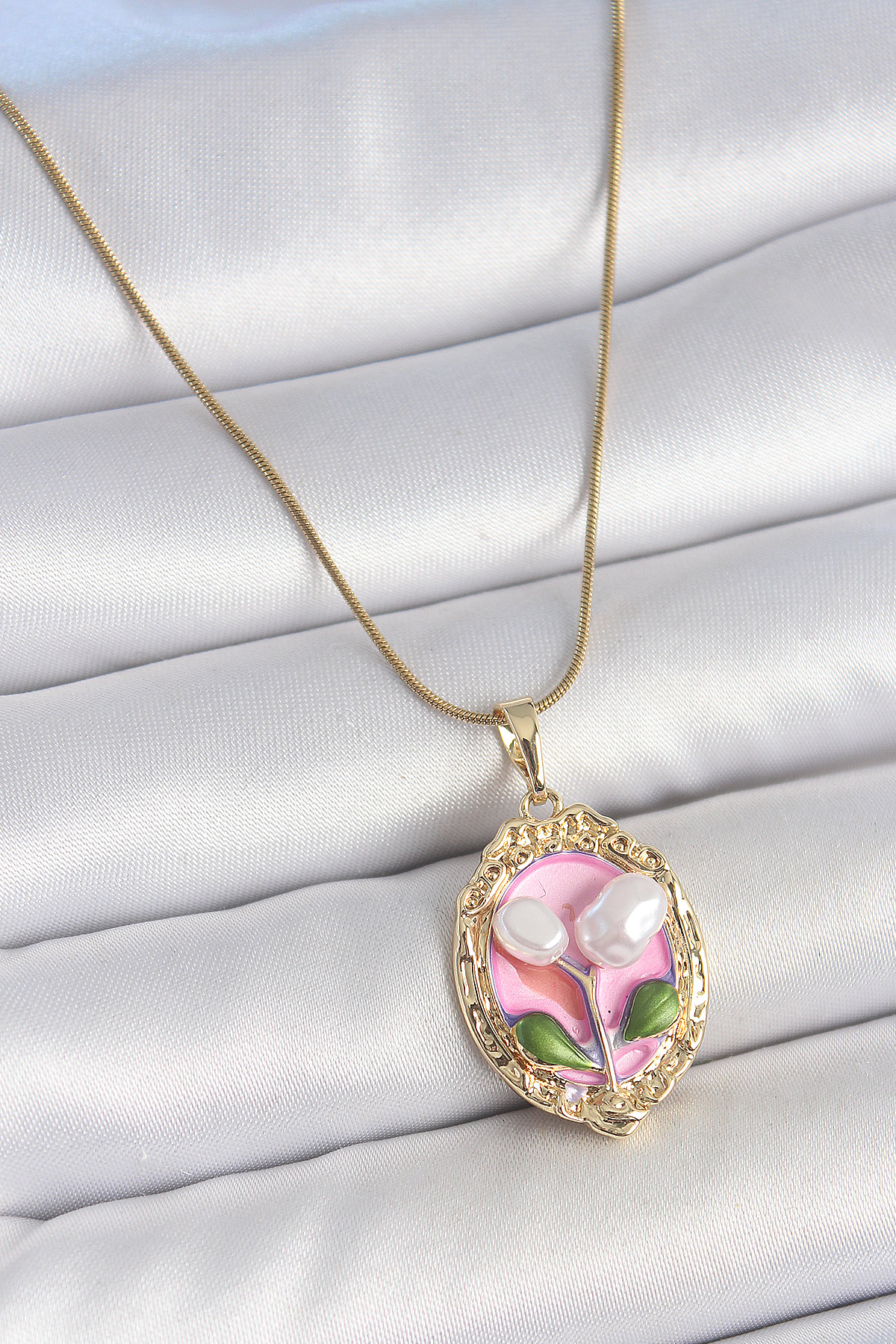 1747055341-bko10148 316L Çelik Gold Renk Zincir Pembe Mineli İncili Çiçek İşlemeli Portre Model Kadın Kolye - Vipsepet - Görsel 1
