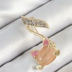 Zirkon Taşlı 3D Kedi Detaylı Nota Figürlü Gold Renk Kadın Broş - Vipsepet