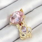 Pembe Zirkon Taşlı Kap Detaylı Kedi Figürlü Gold Renk Kadın Broş - Vipsepet