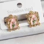 Pirinç Pembe Mineli Sanatsal Portre Model Gold Renk Kadın Küpe - Vipsepet