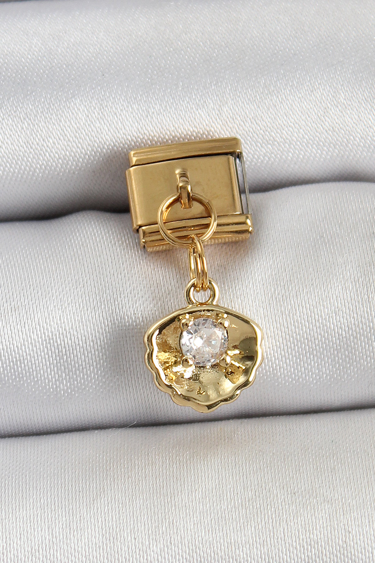 1749107232-bc1426 316L Çelik Sallantılı Zirkon Taşlı İstiridye Model Gold Renk Nomination Charm - Vipsepet - Görsel 1