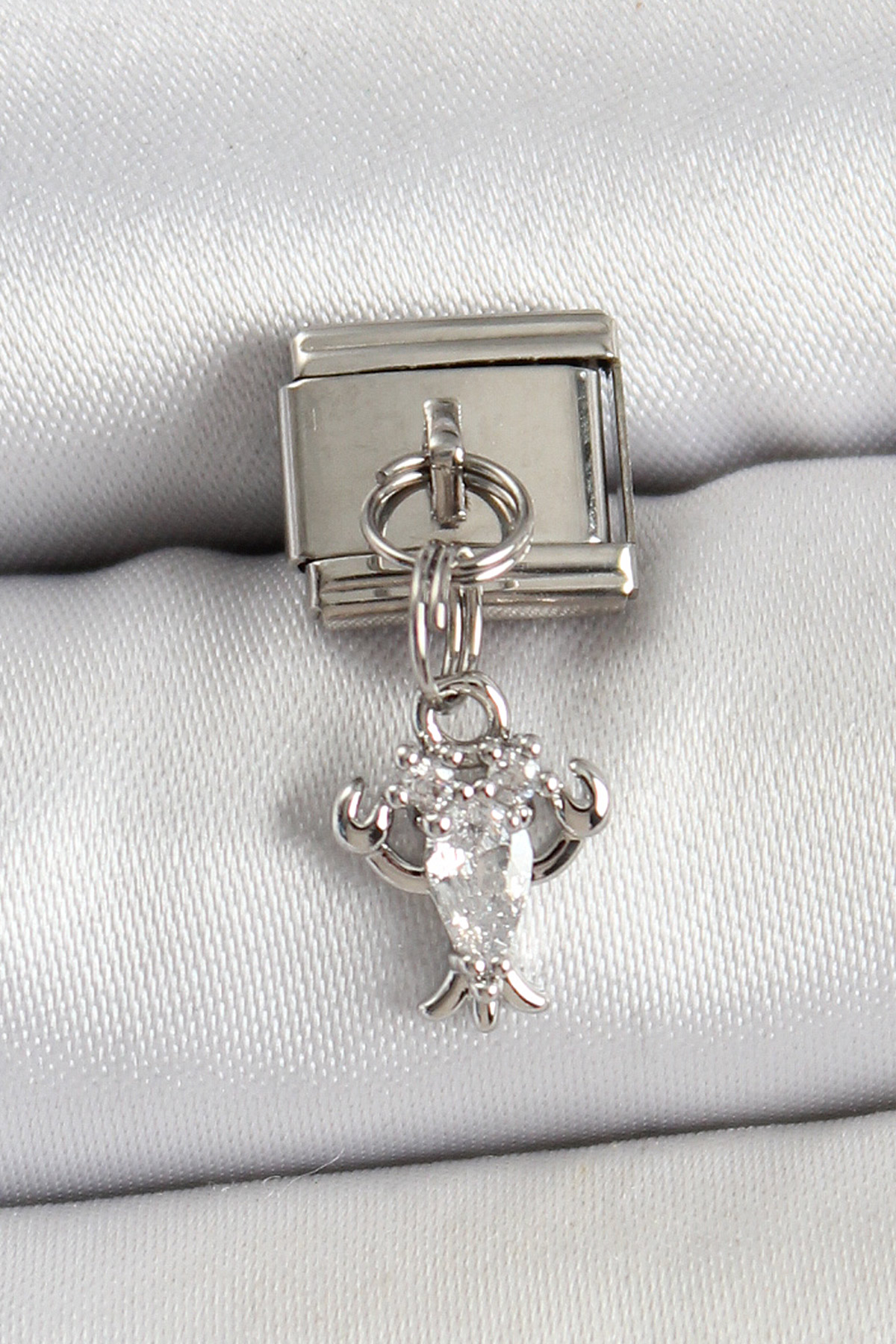 1749109764-bc1449 316L Çelik Sallantılı Zirkon Taşlı Yengeç Model Gümüş Renk Nomination Charm - Vipsepet - Görsel 1