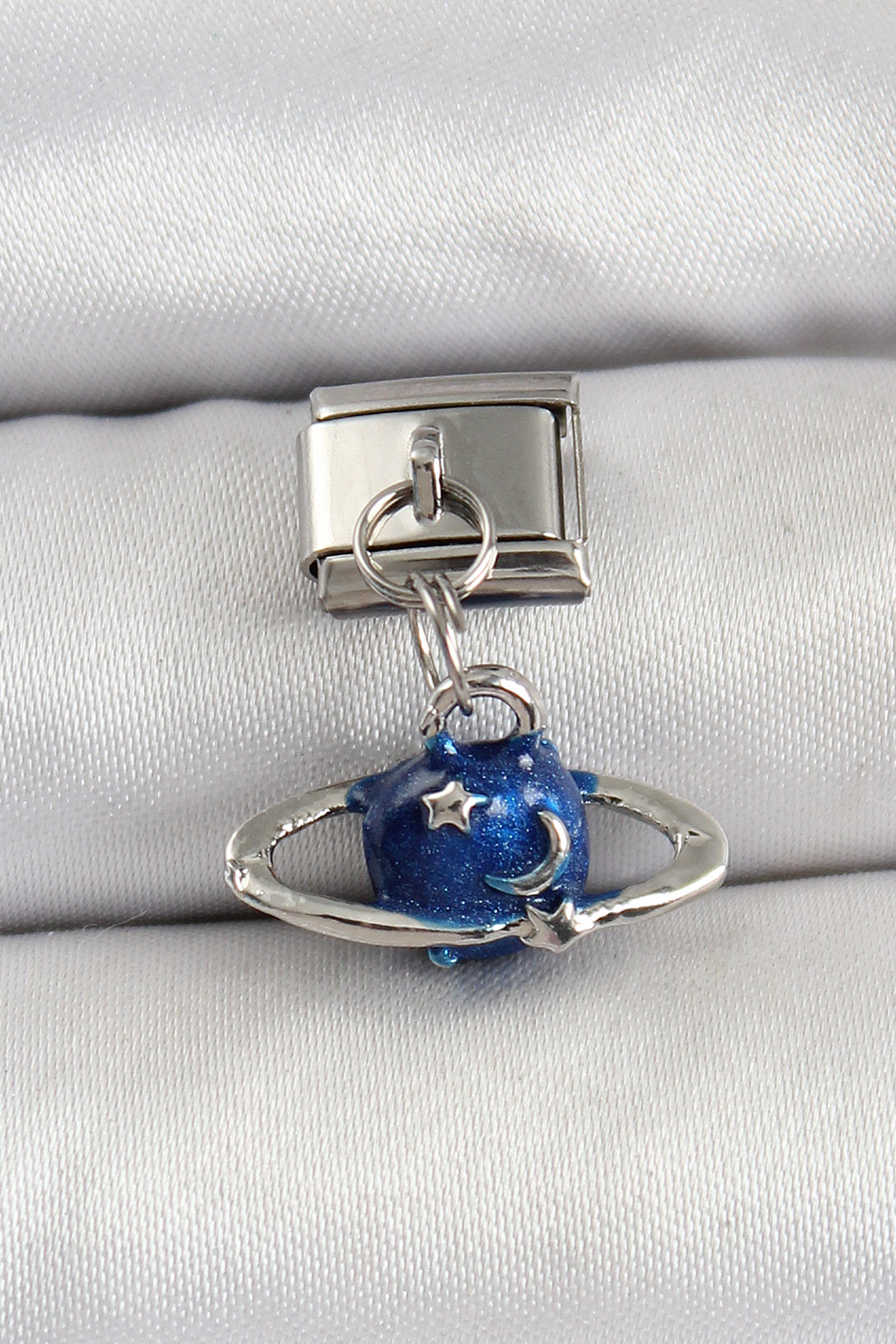 1749112601-bc1470 316L Çelik Sallantılı Satürn Model Gümüş Renk Nomination Charm - Vipsepet - Görsel 1