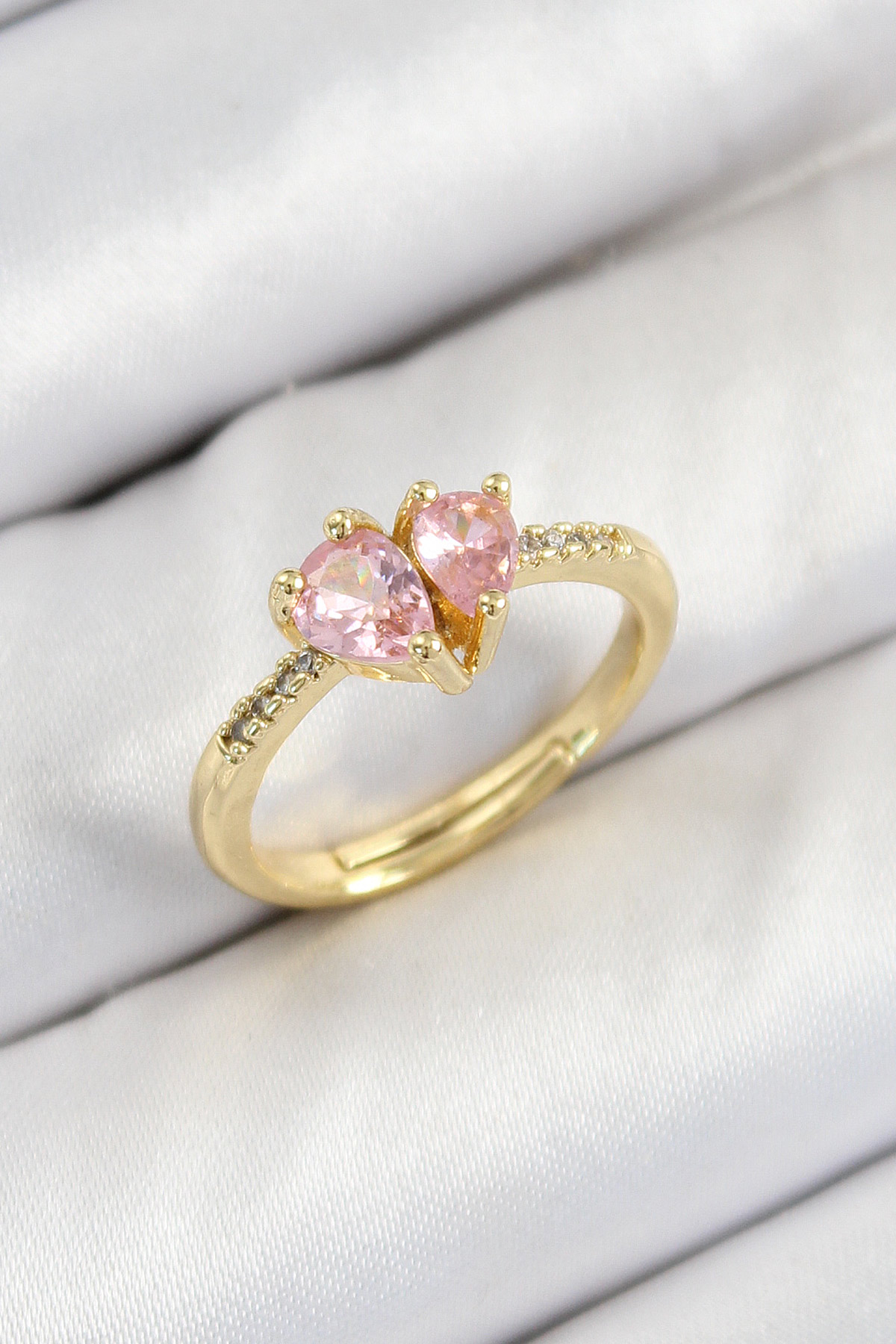1752308996-byk3802 Pirinç Zirkon Taşlı Pembe Kalp Model Gold Renk Kadın Yüzük - Vipsepet - Görsel 1